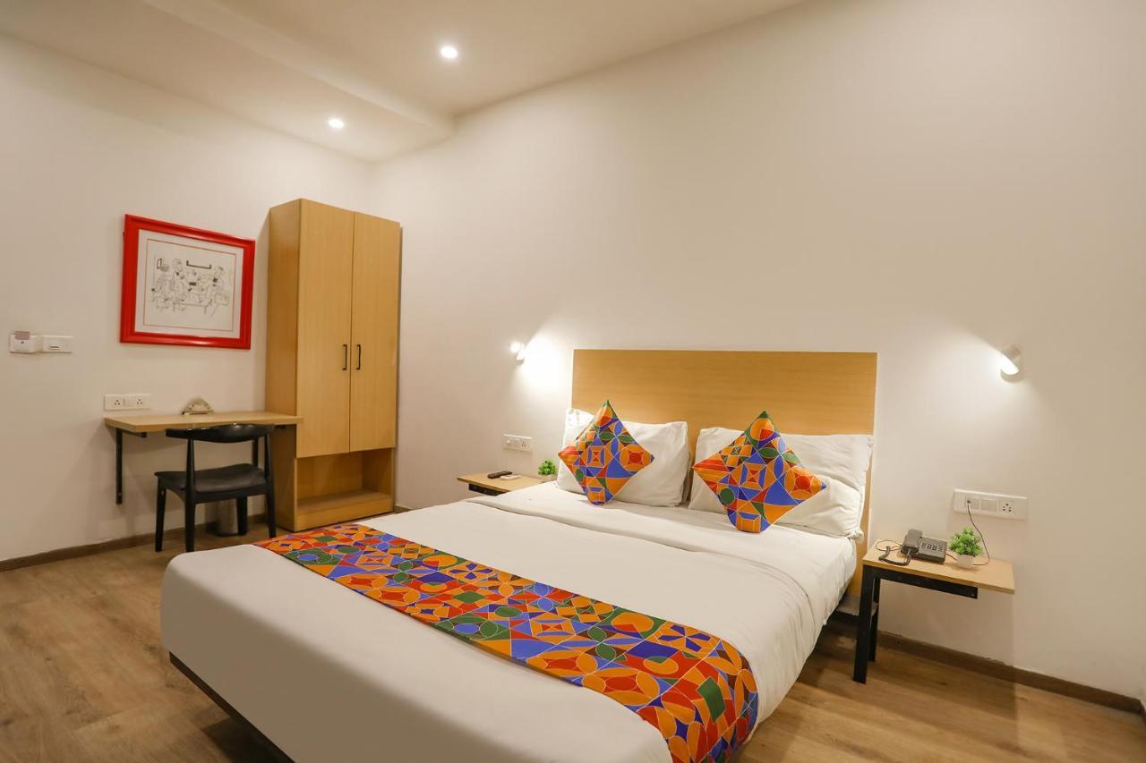 Fabhotel Golden World 加济阿巴德 外观 照片