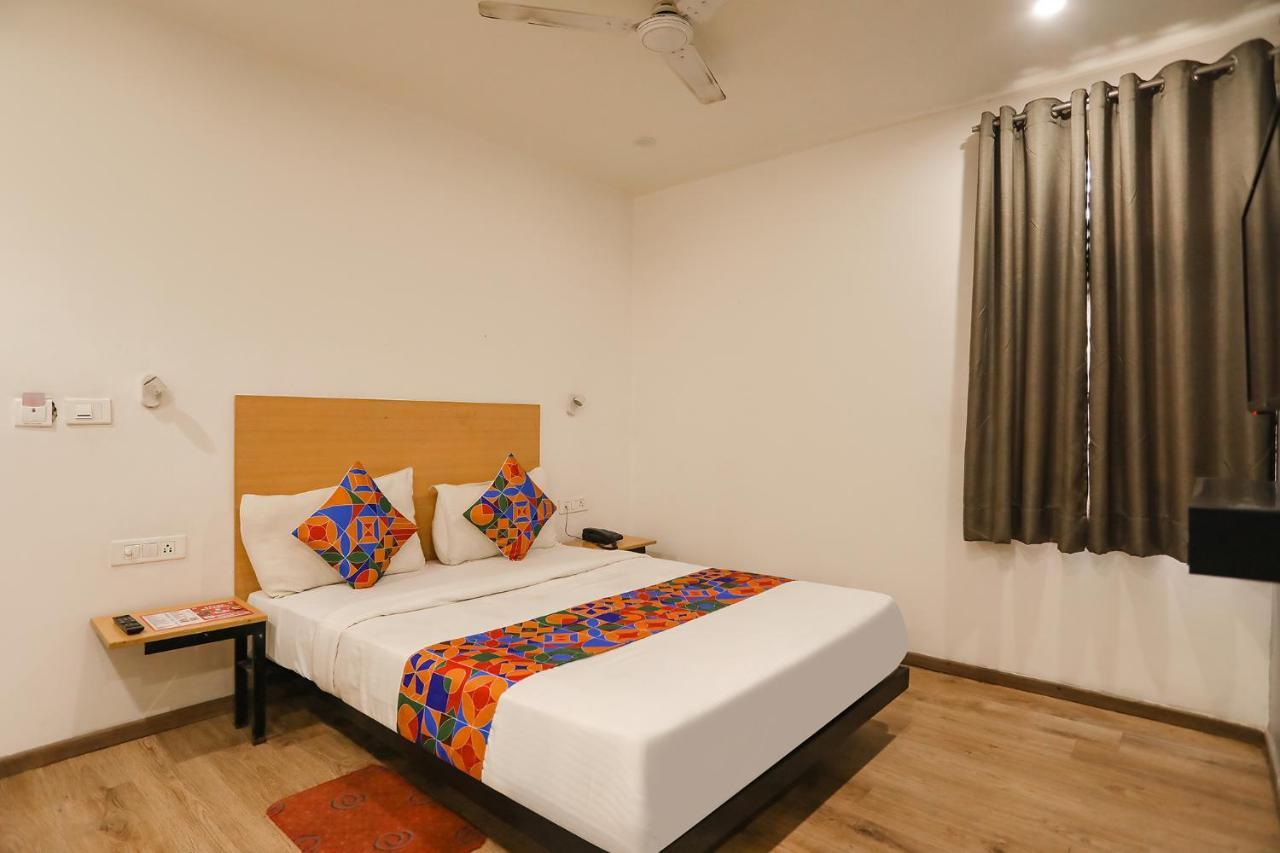 Fabhotel Golden World 加济阿巴德 外观 照片