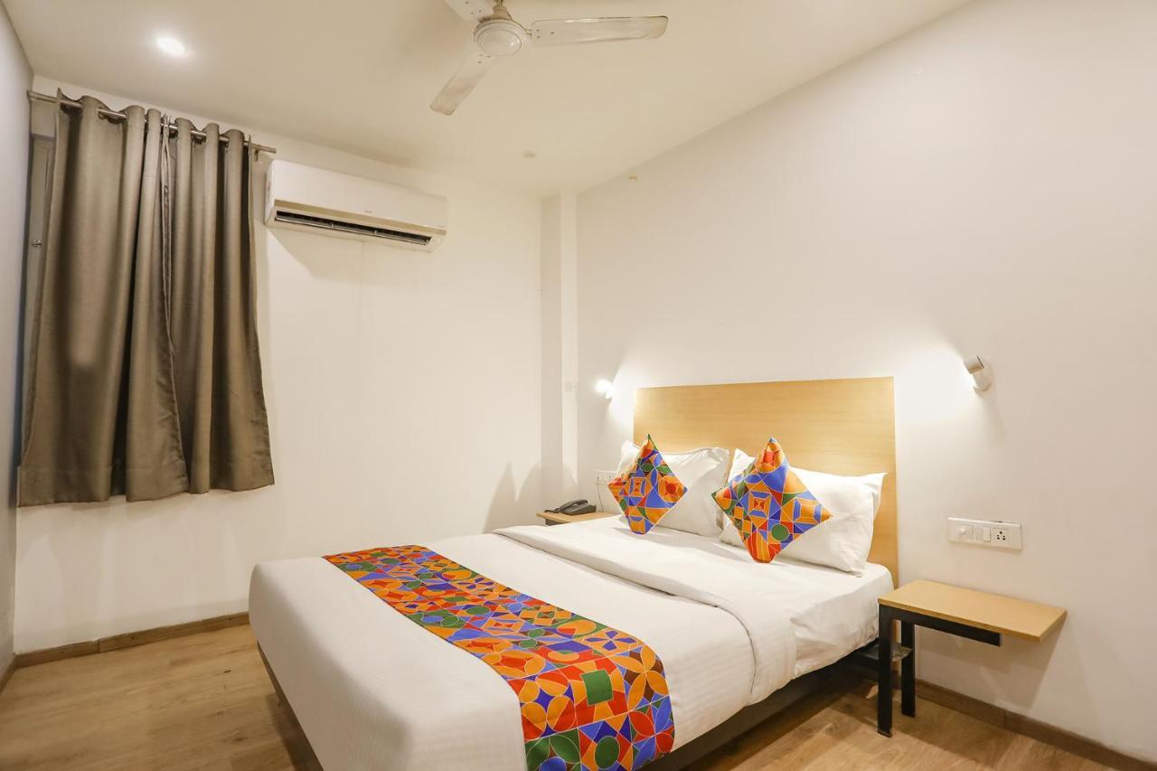Fabhotel Golden World 加济阿巴德 外观 照片